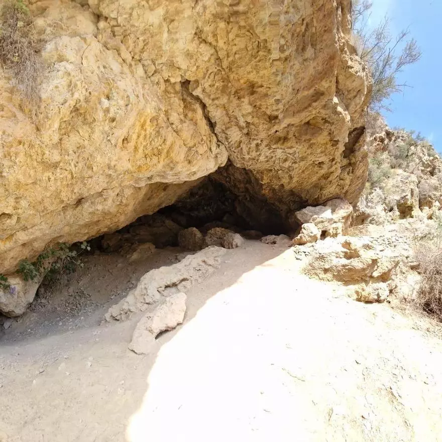 Las sandalias más antiguas de Europa aparecieron escondidas en una cueva de Granada