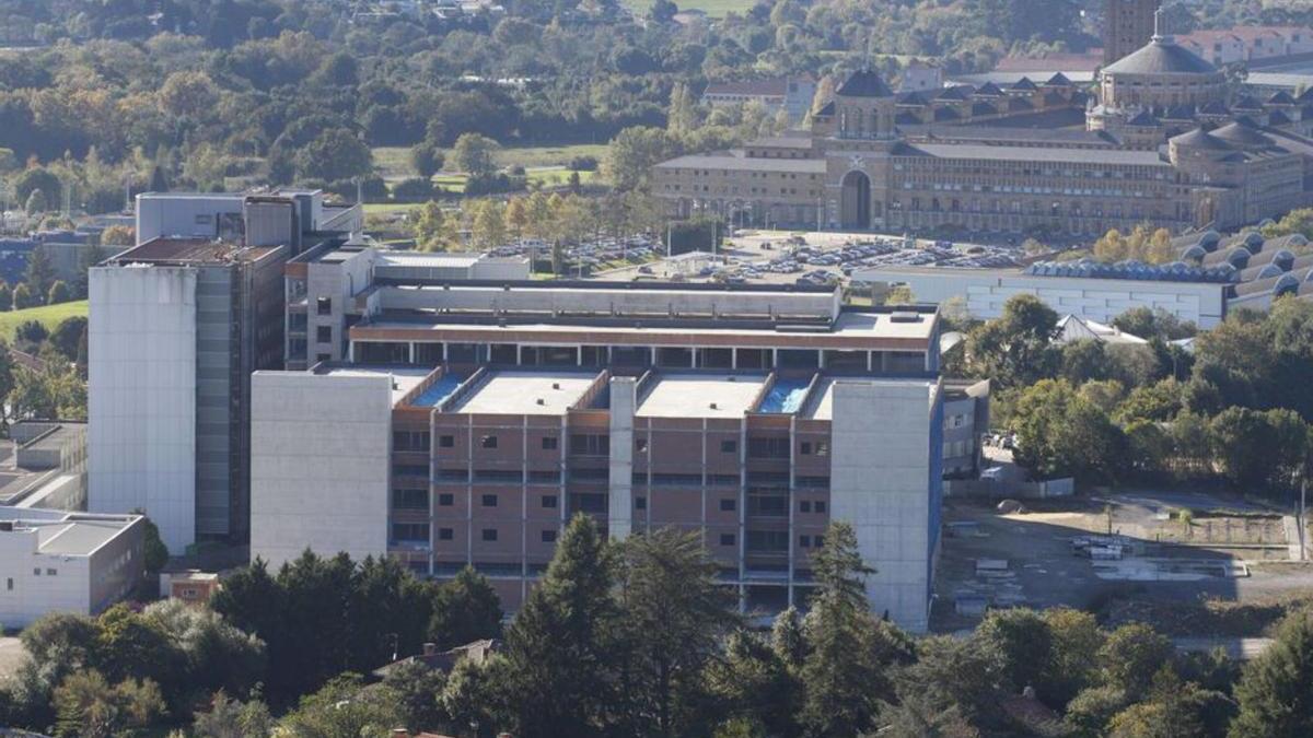 Obres d'ampliación del Hospital de Cabueñes, que quedaron ermes nun primer concursu.