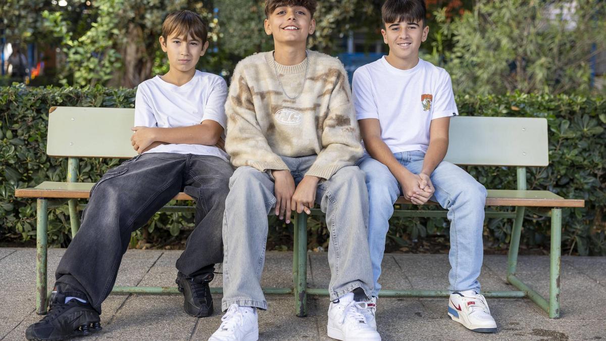 Daniel García, Xavi Bernal y Ferran Pinel, ganadores del mejor vídeo sobre la UE en su instituto, el Nou Llevant.