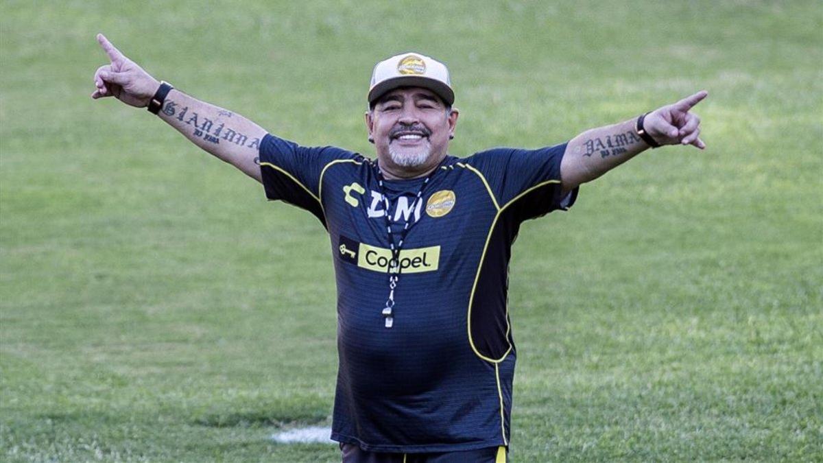 El Diego demostró su solidaridad con el ya exfutbolista 'millonario'