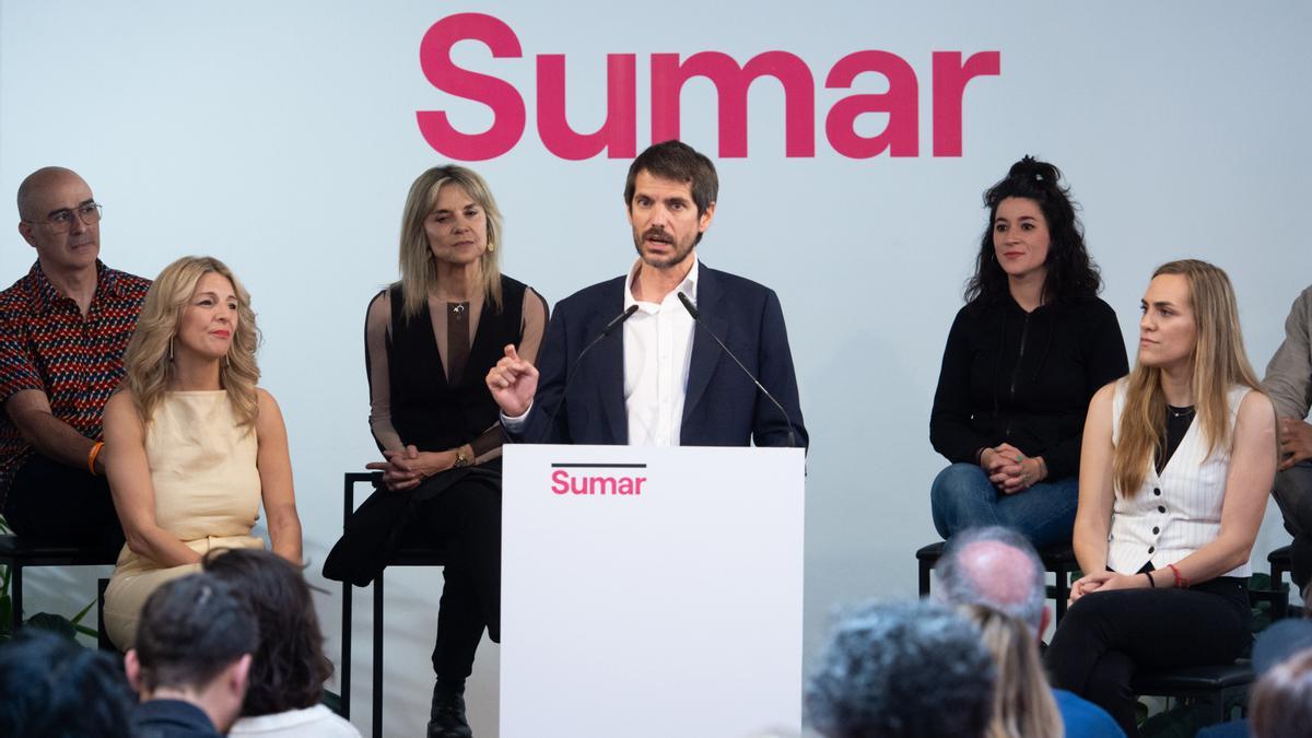 El portavoz de Sumar, Ernest Urtasun, interviene durante la presentación del acuerdo de coalición, el 10 de junio en Madrid.