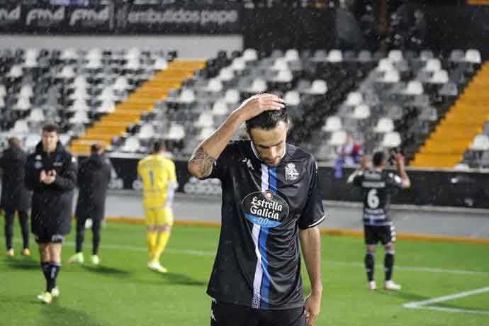 El Deportivo cae 3-0 ante el Badajoz