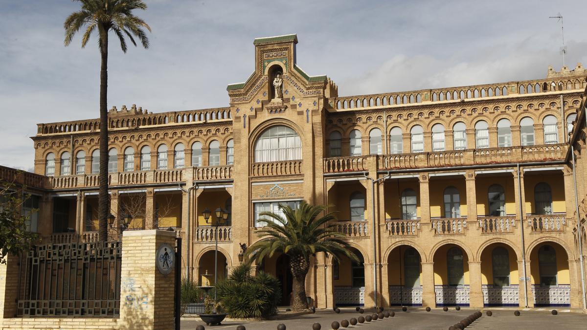 El antiguo hospital València al Mar es albuegue desde el 15 de junio de 2022 y hasta el 15 de junio de este año.