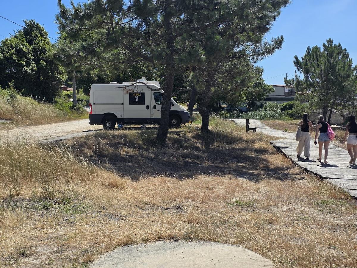Una autocaravana en Area de Reboredo.
