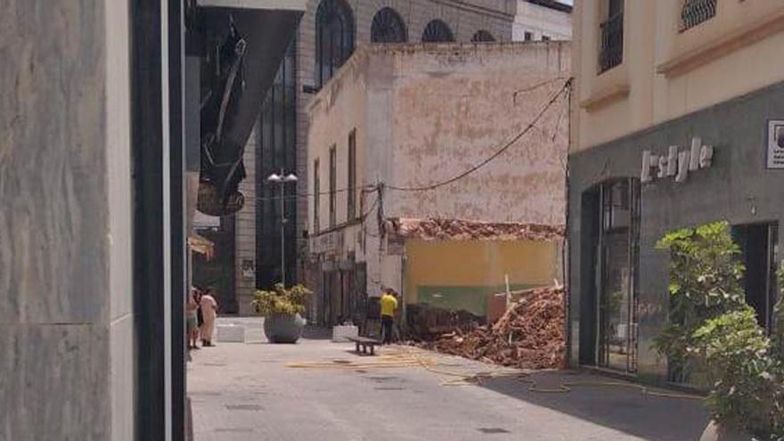 Estado de uno de los derribos del inmueble en la calle Hermanos Zerolo de Arrecife.