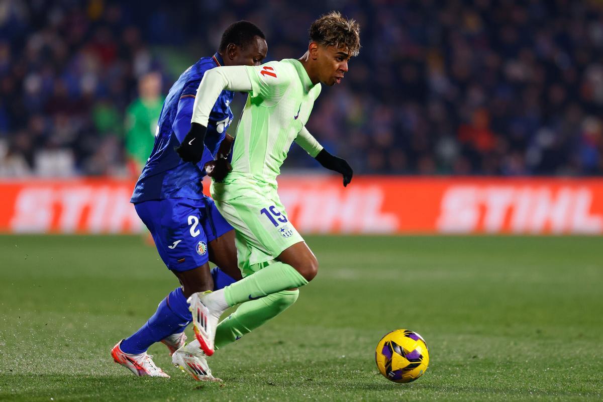 Lamine Yamal of FC Barcelona in action during the Spanish League, LaLiga EA Sports, football match played between Getafe CF and FC Barcelona at Coliseum de Getafe stadium on January 18, 2025, in Madrid, Spain. AFP7 18/01/2025 ONLY FOR USE IN SPAIN. Dennis Agyeman / AFP7 / Europa Press;2025;SPAIN;SPORT;ZSPORT;SOCCER;ZSOCCER;Getafe CF v FC Barcelona - LaLiga EA Sports;