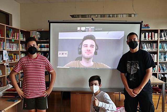 Marcos Álvarez, Javier Gancedo y Manuel Margolles, en videoconferencia con Álex Ávila.