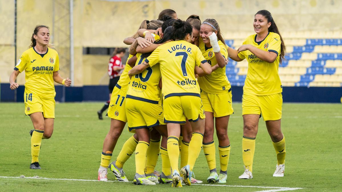 Villarreal CF Femenino celebra un gol frente al Athletic Club