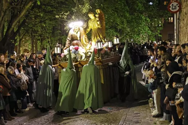 Les imatges de la processó del Sant Enterrament de Girona