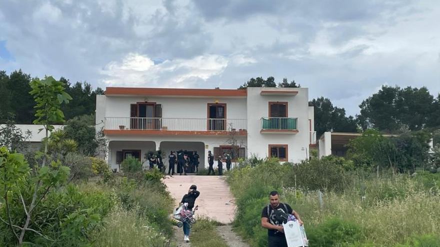 Los desalojados amenazan con okupar otra casa en Ibiza tras «destartalar» la de Sant Mateu