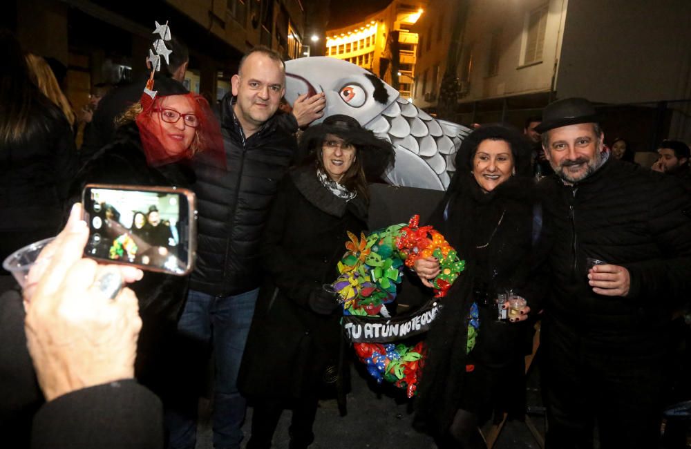 Benidorm dice adiós al Carnaval con el tradicional "Entierro de la Sardina"