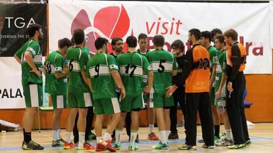 Pau Campos donant instruccions en un partit d&#039;aquesta temporada a la pista del Cisne.