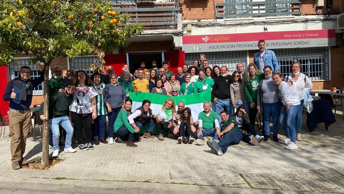Representantes de la asociación provincial de sordos de Córdoba.