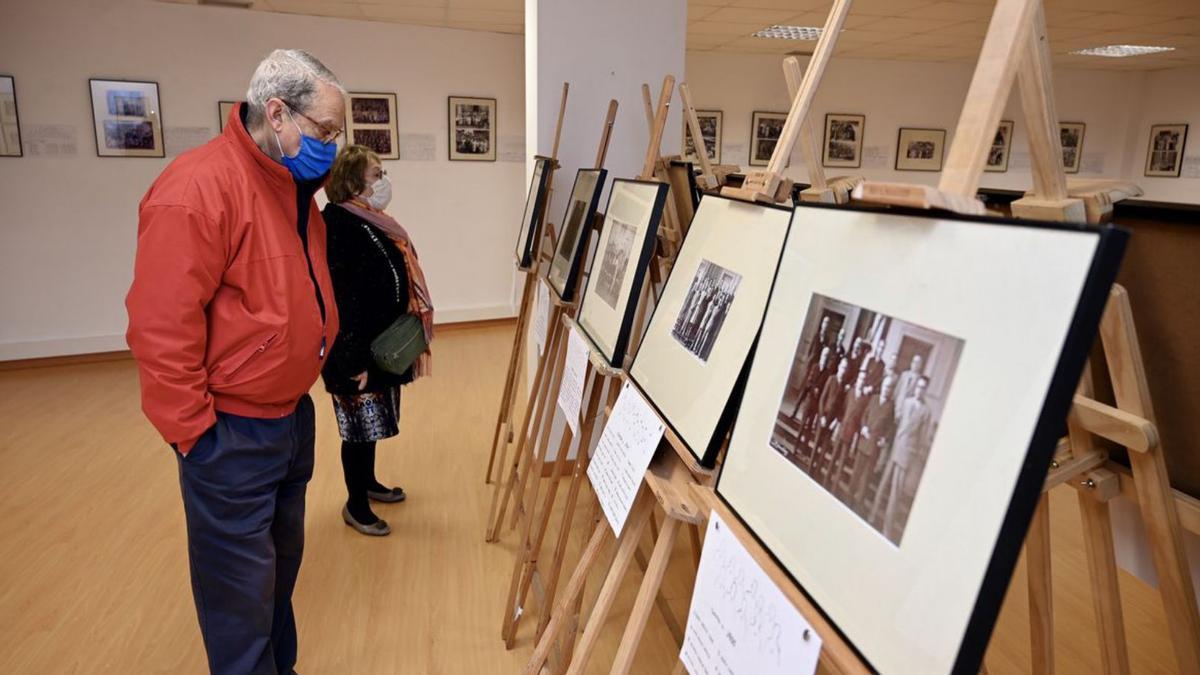 Una exposición reúne 118 años de historia del Instituto, de 1845 a 1963 | RAFA VÁZQUEZ