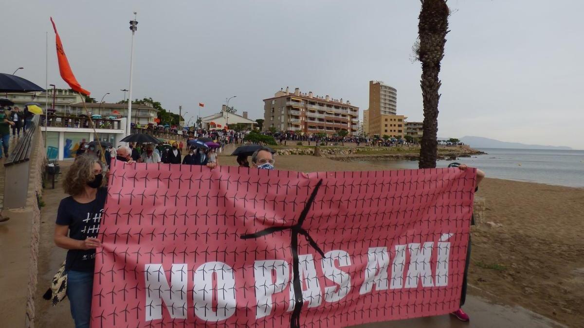Manifestació en contra de la construcció del parc eòlic marí a l'Escala