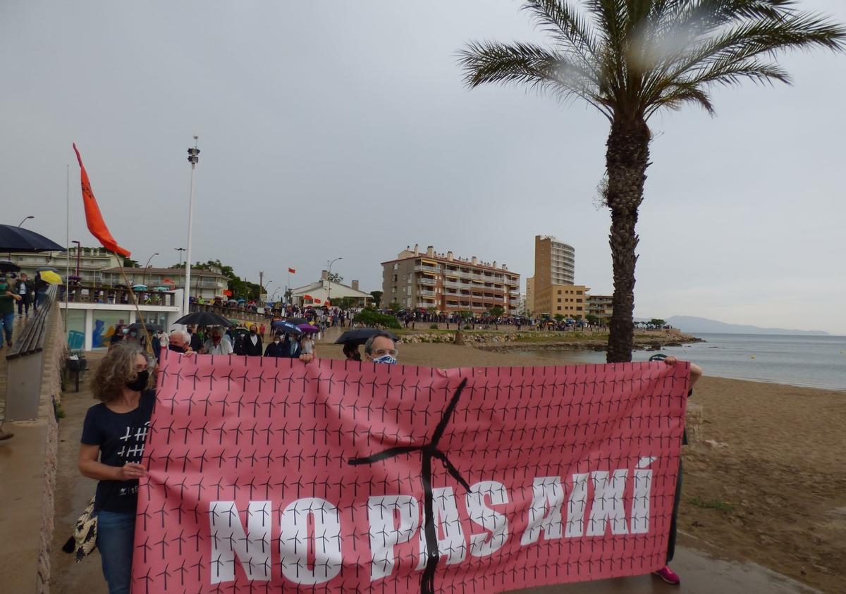 Manifestació en contra de la construcció del parc eòlic marí a l'Escala
