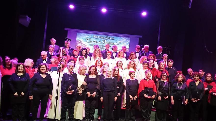 Mérida, Huelva y Valencia funden sus voces en una noche inolvidable de música coral