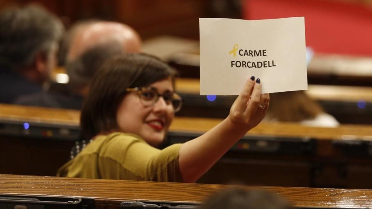 Los independentistas votan a Forcadell para relevo en la Mesa del Parlament