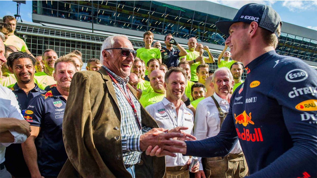El jefe de Red Bull, Dietrich Mateschitz, con Max Verstappen
