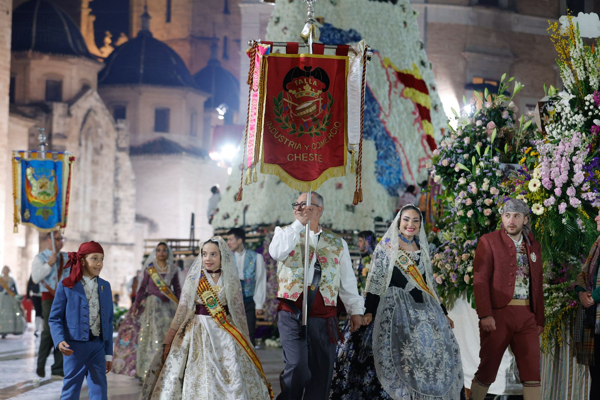 Las comisiones afectadas por la dana, ante la Virgen con crespones
