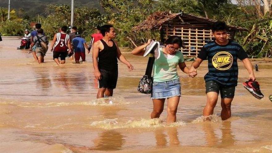 El tifón &#039;Phanfone&#039; deja al menos siete muertos a su paso por Filipinas