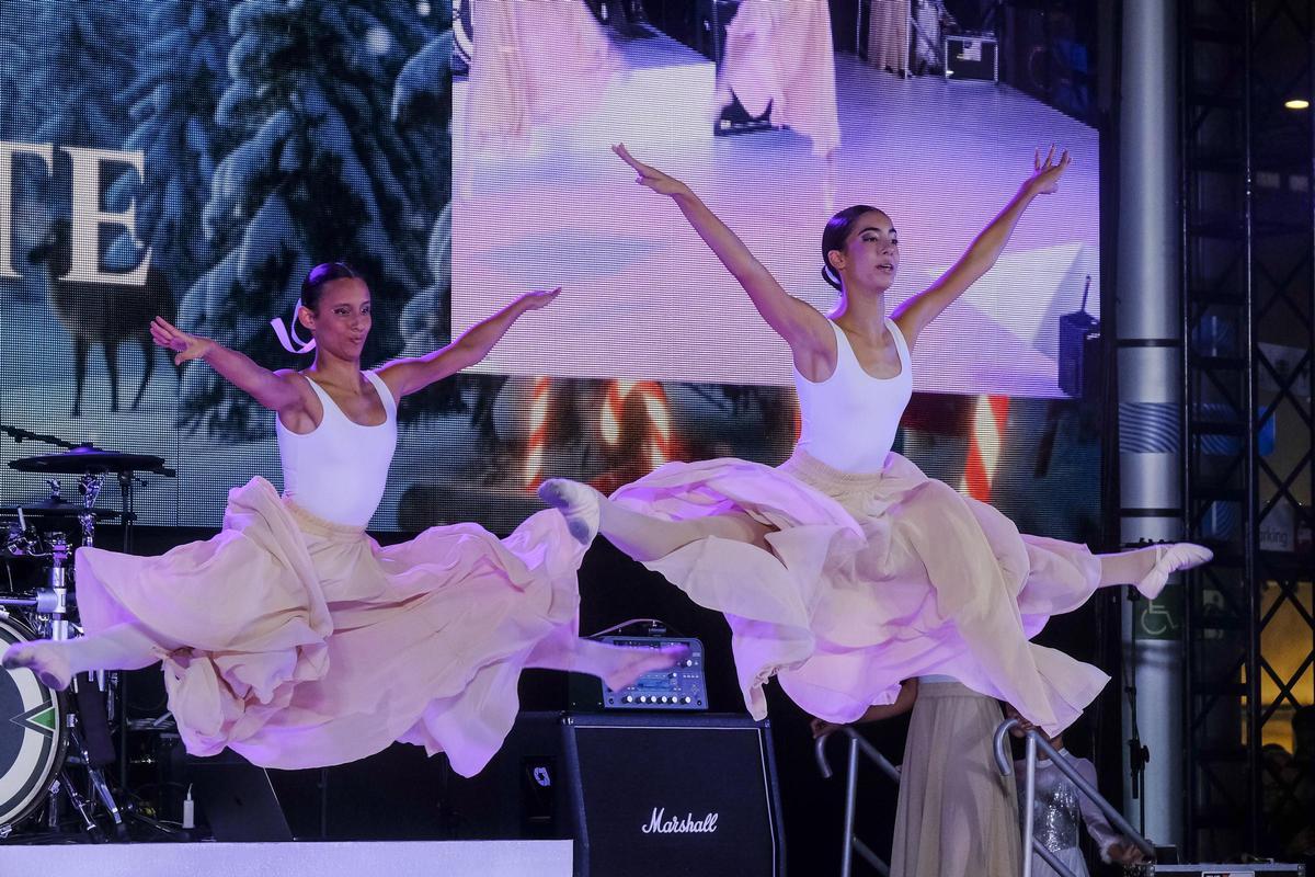 Una de las actuaciones de la gala de encendido navideño de Alisios