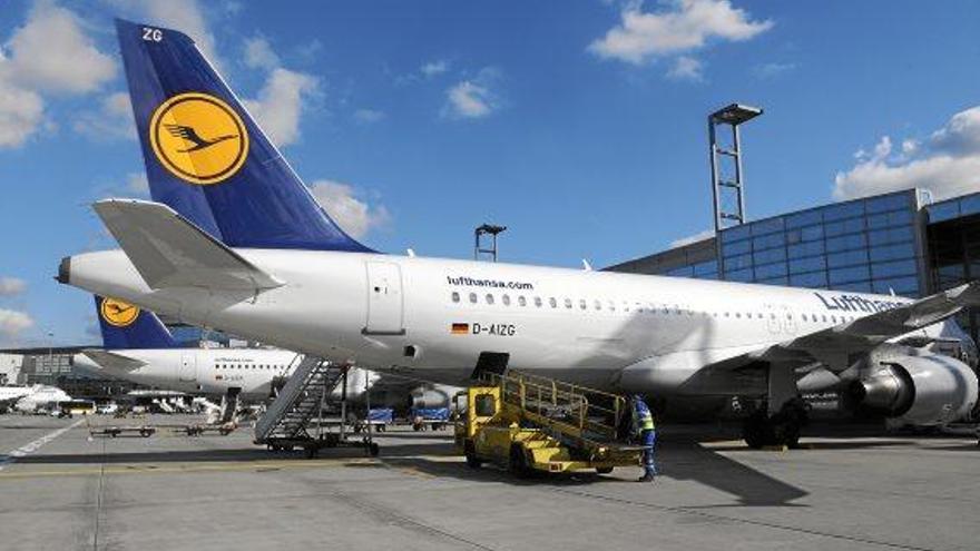 Der Großteil der Kurz- und Mittelstreckenmaschinen der Lufthansa bleiben am Mittwoch am Boden.