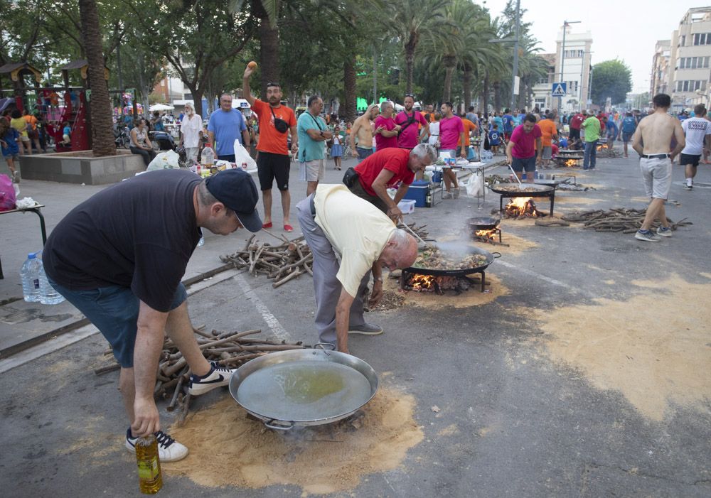 Fiestas de Sagunt. Las peñas en el tradicional concurso de paellas.