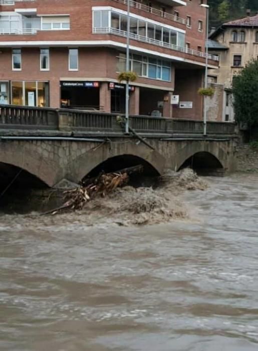 El riu Ter porta moltíssima aigua al seu pas per Ripoll i provoca incidències