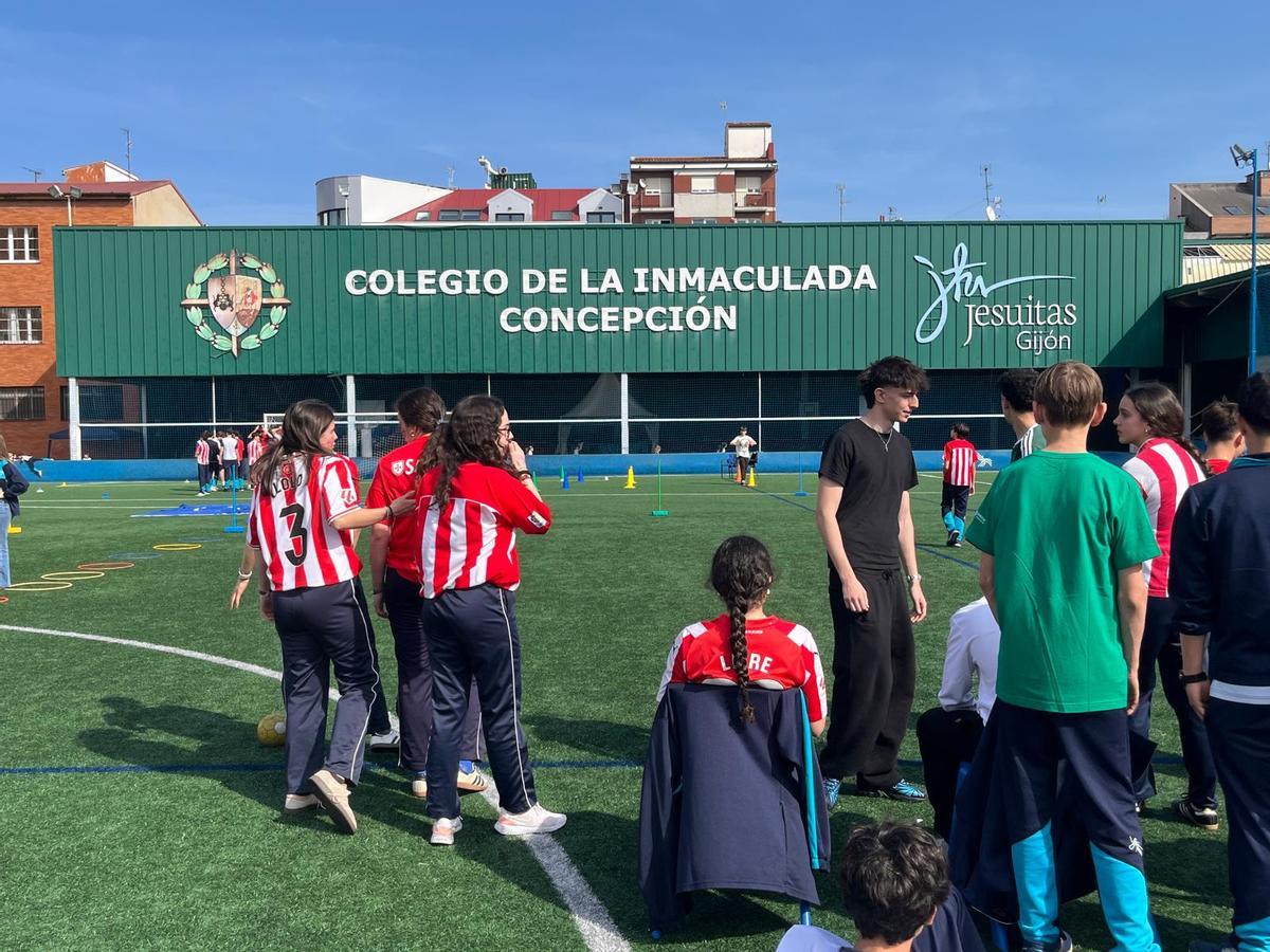 La Inmaculada pone fin a sus fiestas colegiales (en imágenes) La Inmaculada pone fin a sus fiestas colegiales (en imágenes)