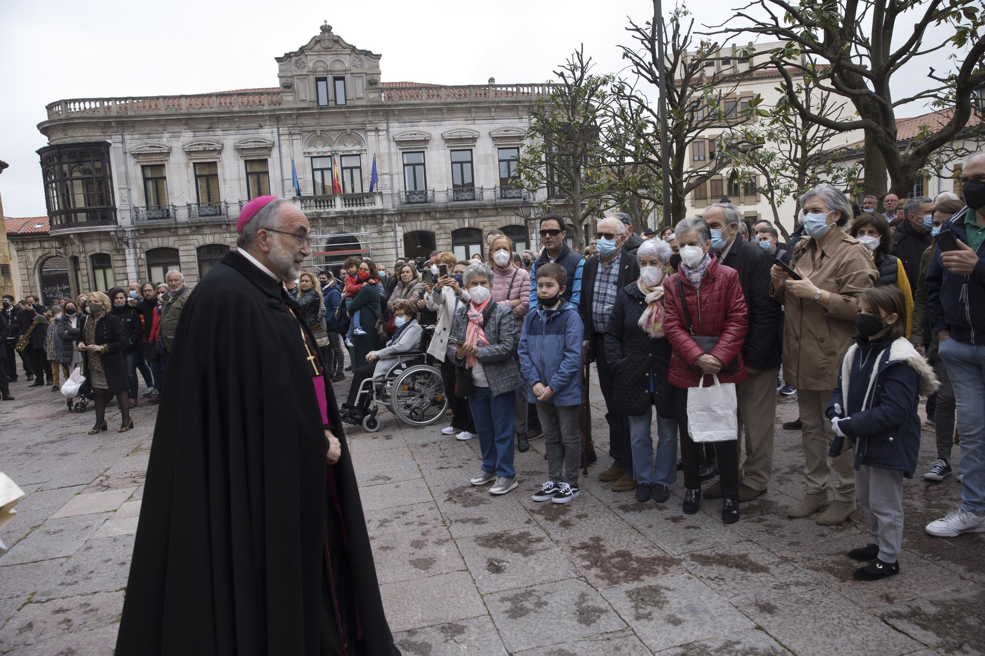 EN IMÁGENES: Así fue la misa de resurreción y proceción del Resucitado en Oviedo