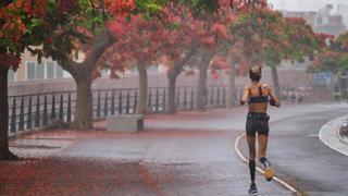 La borrasca 'Óscar' deja en Canarias vientos de más de 90 kilómetros por hora, fuertes lluvias y más de 30ºC