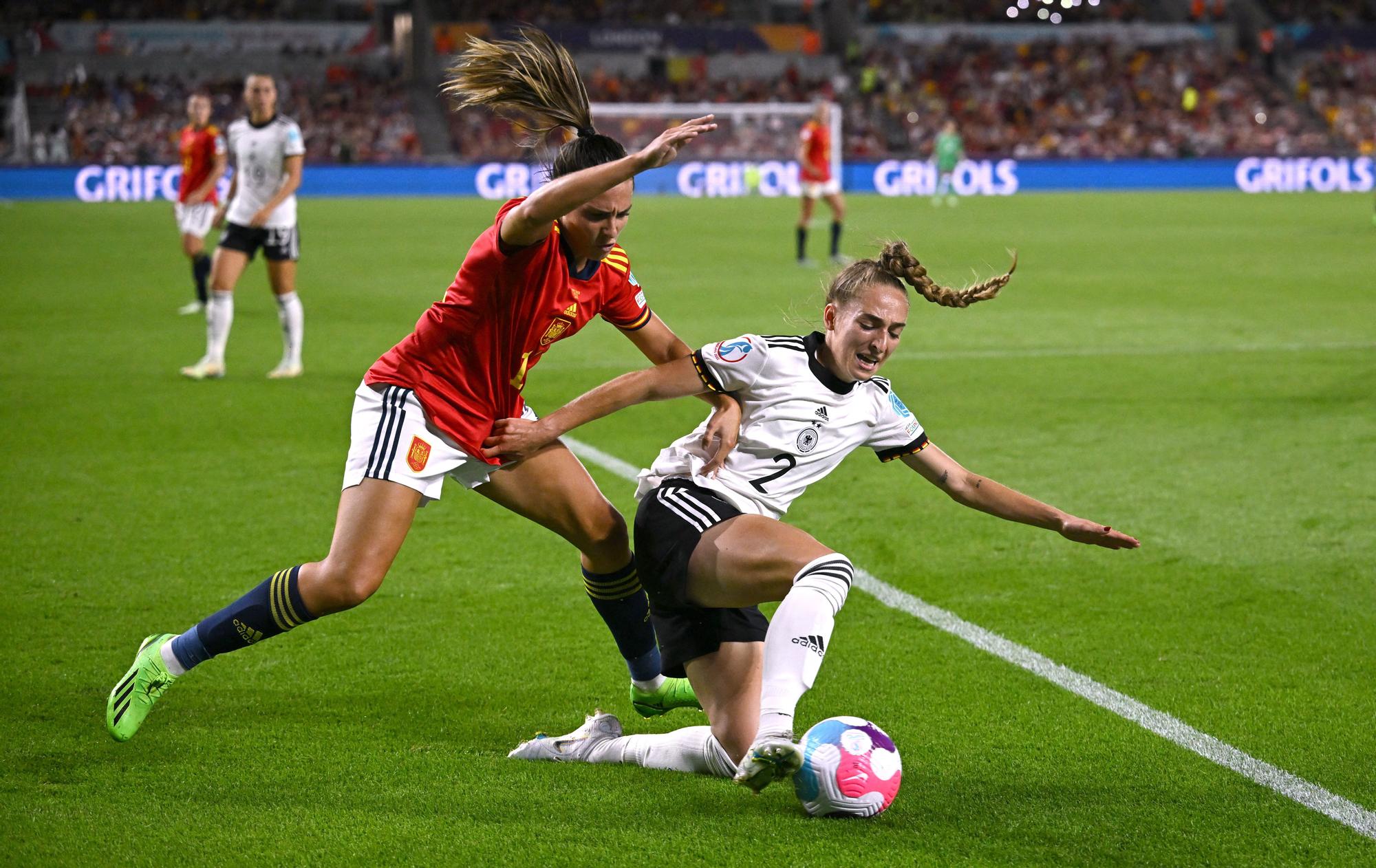 Women's Euro 2022 - Group B - Germany v Spain