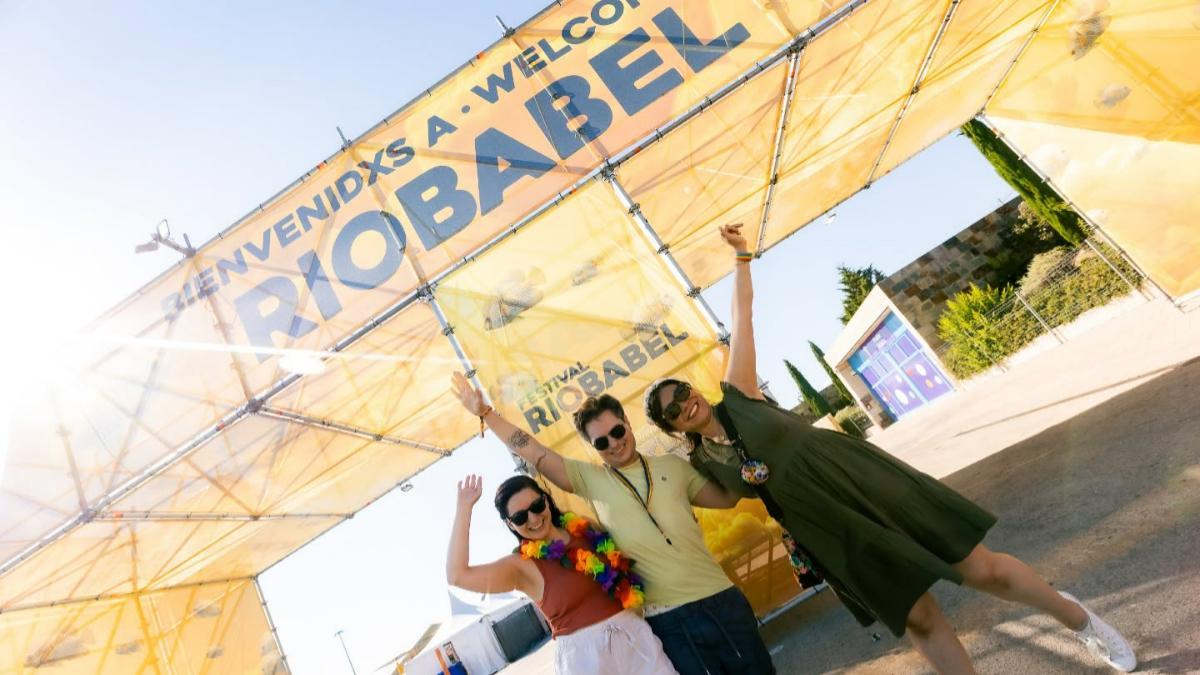 Río Babel celebra su segunda edición en Rivas con una programación que cruza música, gastronomía y comedia.