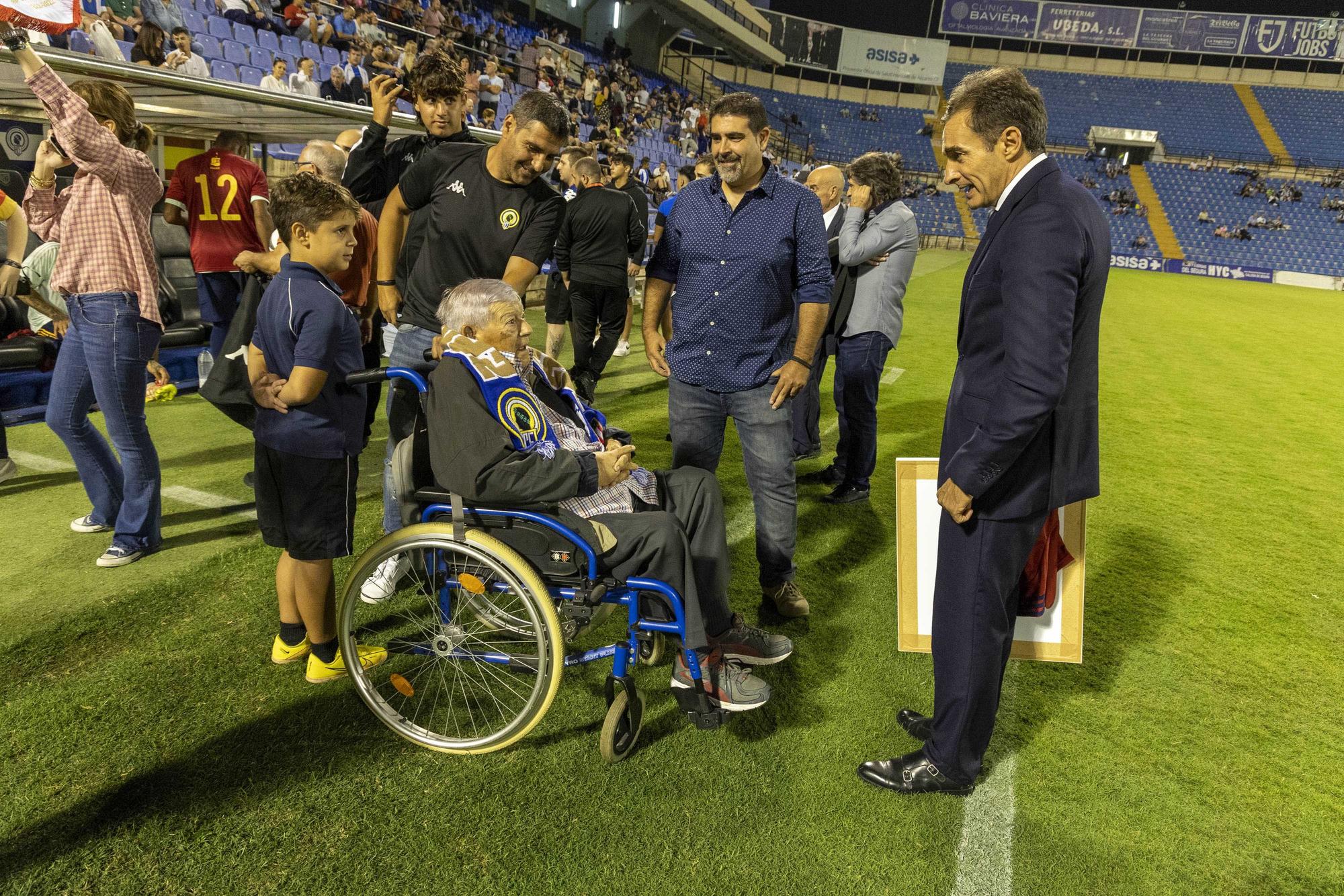 Leyendas del Hércules frente a leyendas de la Selección Española: Las imágenes del partido del Centenario