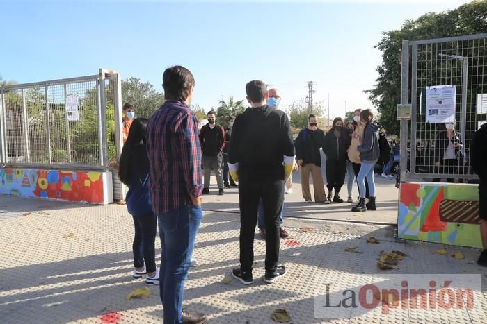 Los alumnos del IES Los Molinos (Cartagena) se concentran para pedir más profesores