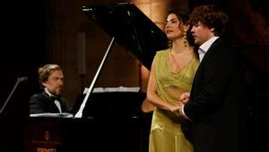 La soprano barcelonesa Serena Sáenz y el tenor estadunidense Jonah Hoskins.