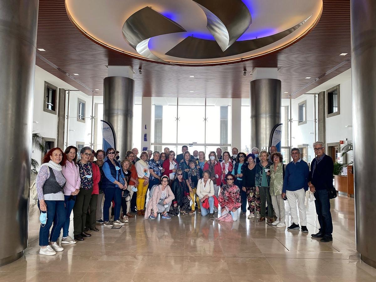 El grupo Peritia et doctrina, durante su visita a la Autoridad Portuaria de Las Palmas.