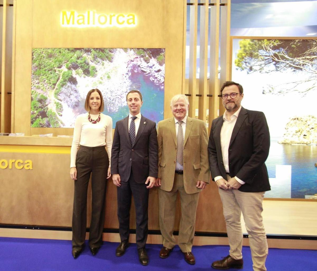 Antònia Roca, Marcial Rodríguez, el presidente Galmés y Marco Táboas.