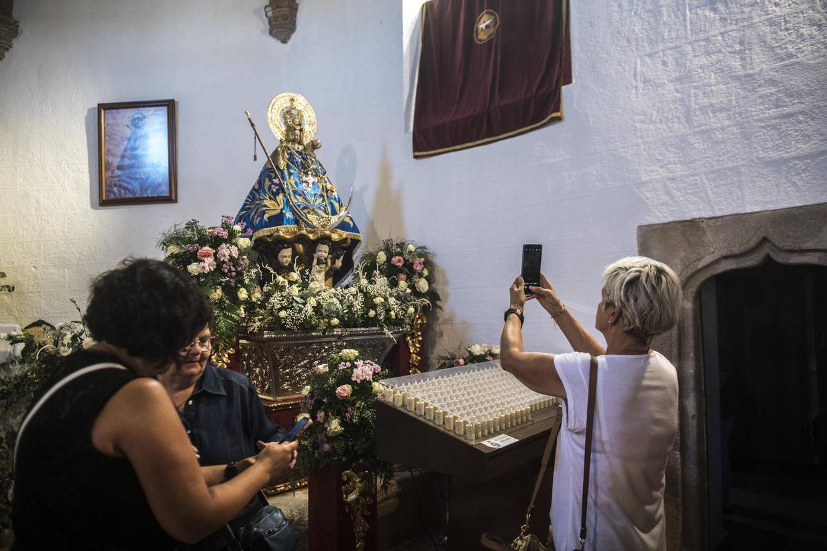 Imagen de la patrona, en el Espíritu Santo.