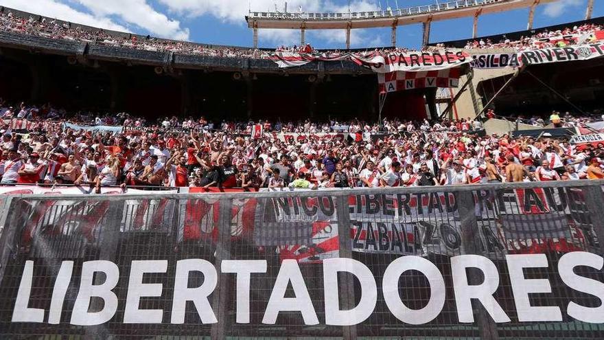 Aspecto del Monumental, antes de conocerse que el partido había sido suspendido.