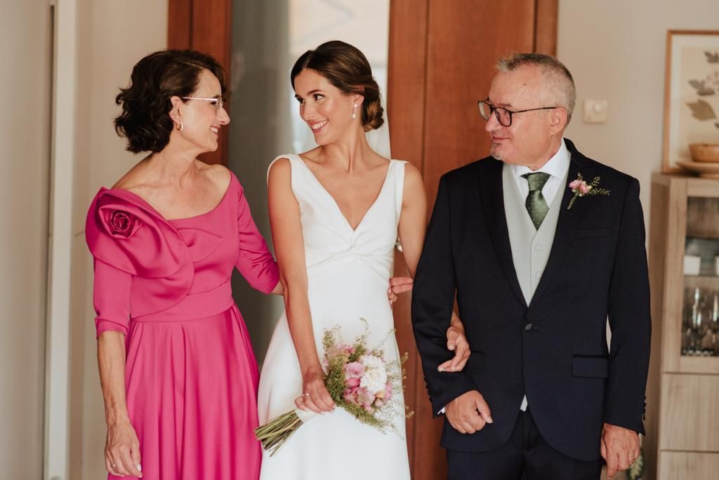 Boda de Meritxell Soler, corte de honor 2018, y el delegado del Joventut de Badalona, Adrià Delgado