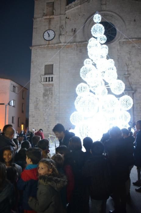 Encesa dels llums de Nadal als carrers i places de