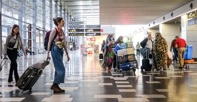 Las Palmas de Gran Canaria. Coronavirus. Aeropuerto  | 15/03/2020 | Fotógrafo: José Carlos Guerra