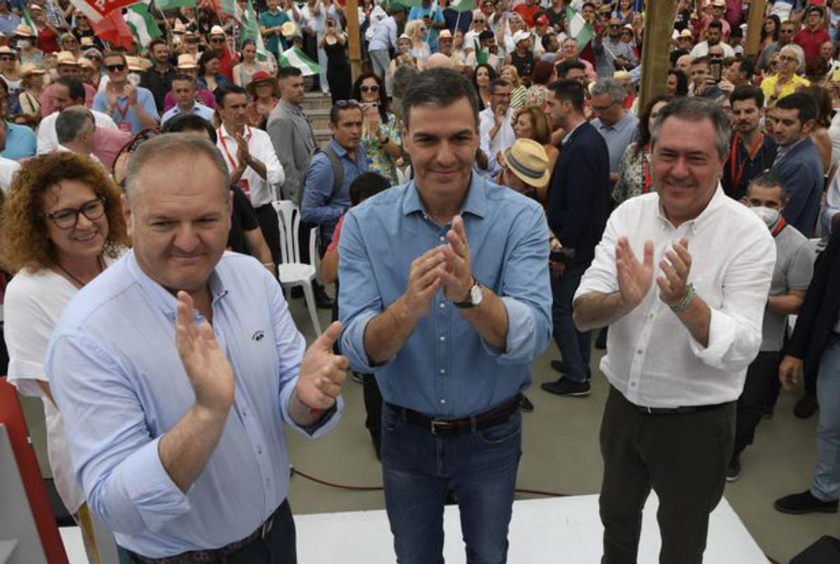 Pedro Sánchez interviene en un acto público en Almería.