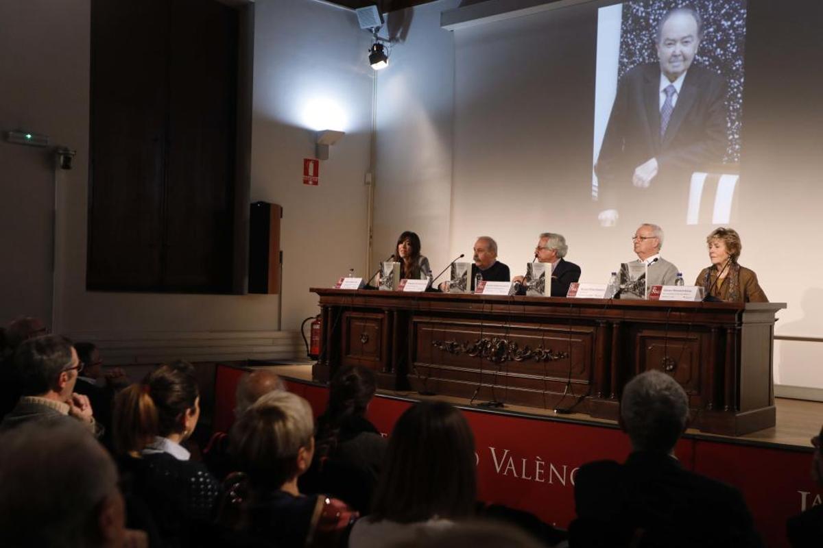 La Nau debate sobre el pensamiento de Vidal-Beneyto