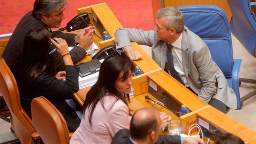 El Grupo Popular, durante el pleno del Parlamento. //X. Álvarez