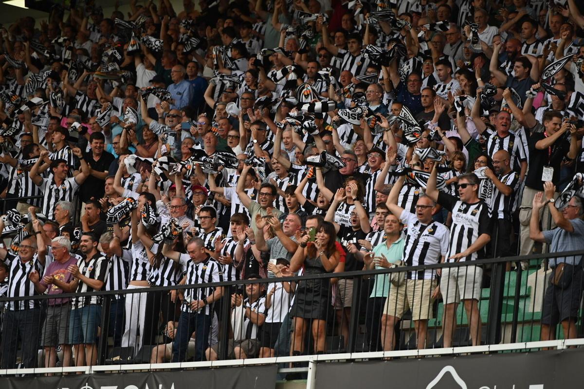 La afición albinegra, protagonista dentro y fuera del SkyFi Castalia