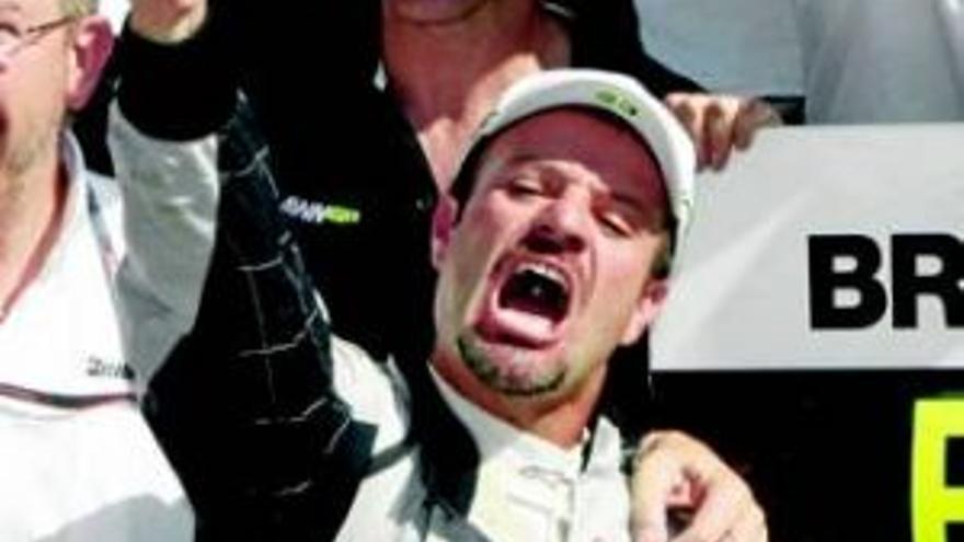 Barrichello revive la victoria