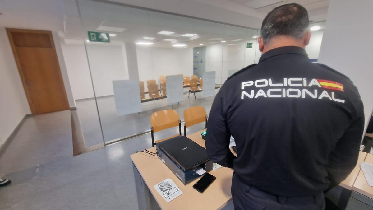Las nuevas dependencias para la tramitación del DNI, en la Comisaría de Policía de Vilagarcía.